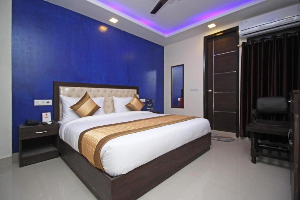 Galaxy Hotel 3*